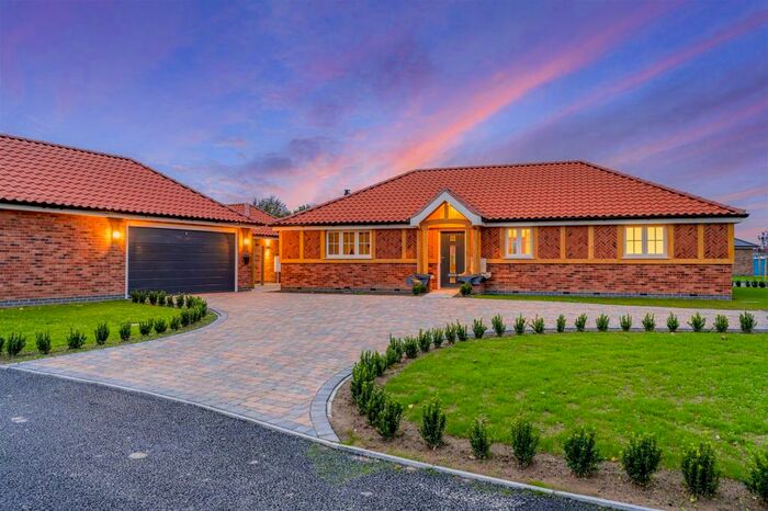 3 Bedroom Bungalow For Sale In Donington Road, Kirton End, PE20