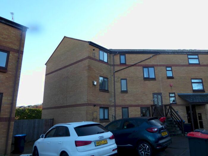 2 Bedroom Flat To Rent In Bridge Street, Milton Keynes, MK13