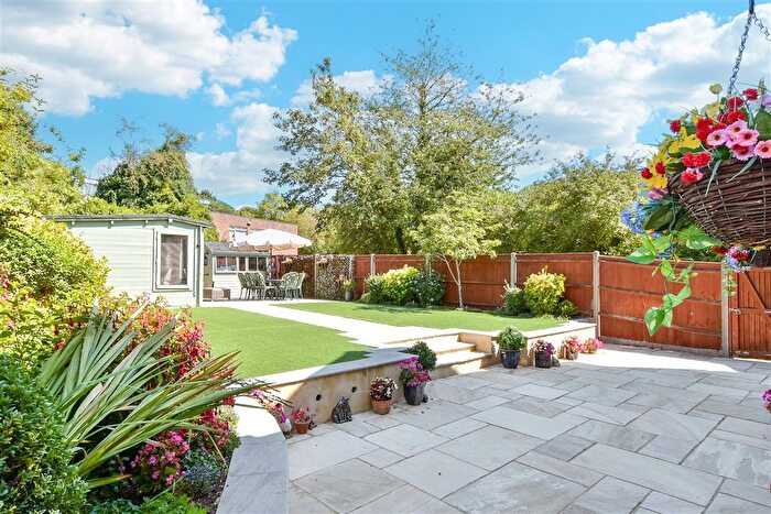 4 Bedroom Detached House For Sale In London Road, Farningham, Kent, DA4