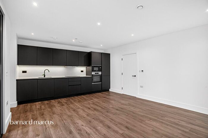 2 Bedroom Flat For Sale In Poplar Walk, Croydon, CR0