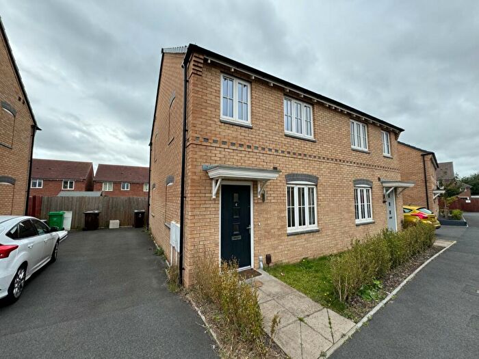 3 Bedroom Semi-Detached House To Rent In Meridian Close, Nottingham, Nottinghamshire, NG8