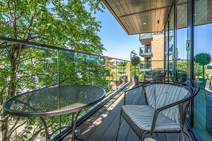 3 Bedroom Flat To Rent In Long Lane, Taper Building, SE1