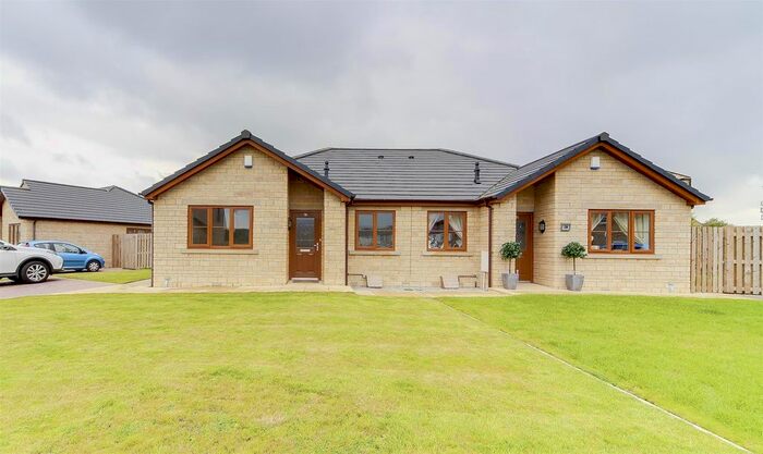 3 Bedroom Semi-Detached Bungalow To Rent In Groveside Park, Burnley, Lancashire, BB12