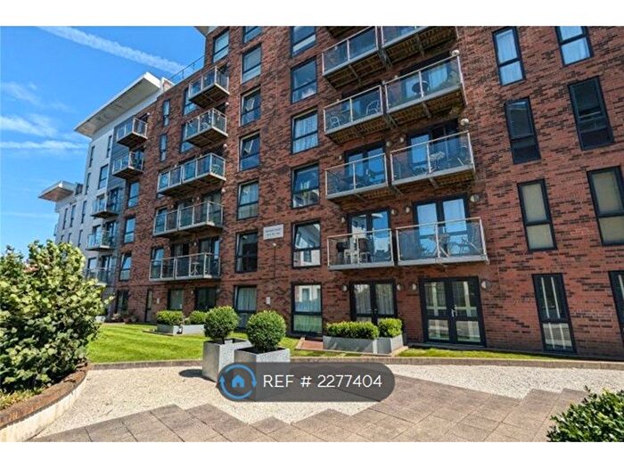 1 Bedroom Flat To Rent In Longfield Centre, Manchester, M25