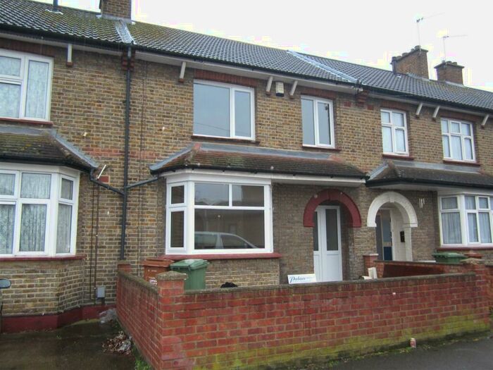 3 Bedroom Terraced House To Rent In Aperfield Road Erith Kent, DA8