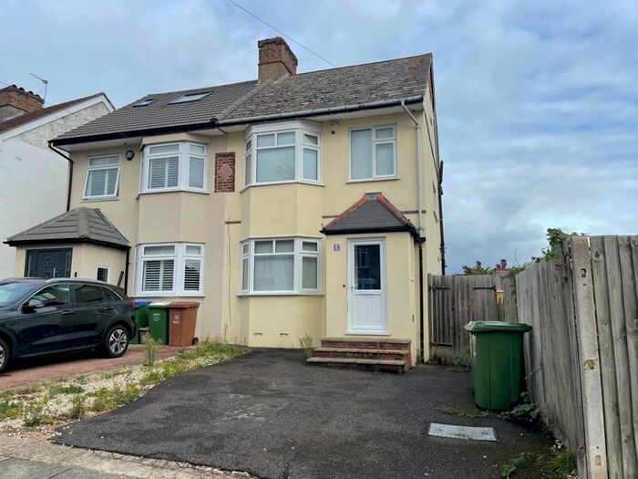 3 Bedroom End Of Terrace House To Rent In Boundary Road, Sidcup, DA15