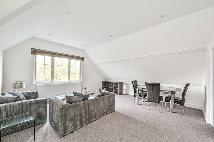 2 Bedroom Flat To Rent In Brondesbury Park, Willesden Green, London, NW2