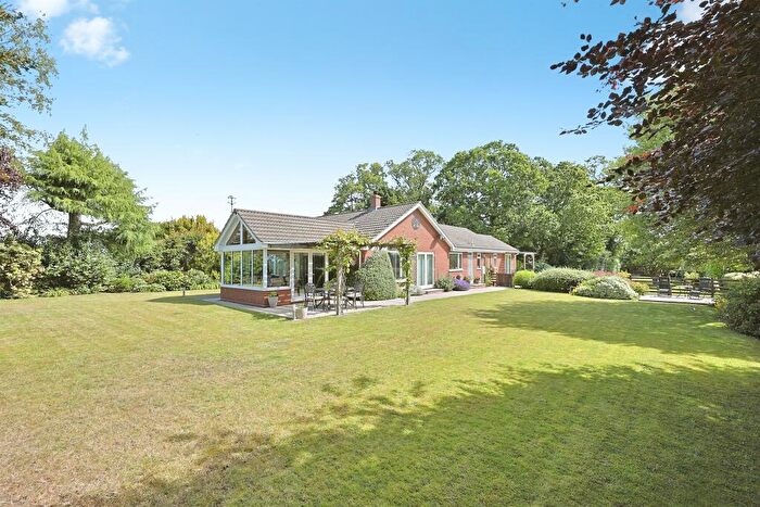 4 Bedroom Detached Bungalow For Sale In Watton Road, Barford, Norwich, NR9