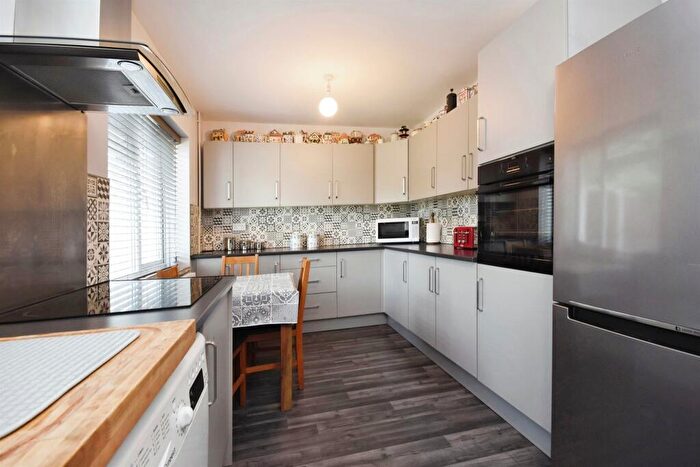 2 Bedroom End Of Terrace House For Sale In Elizabeth Road, Pilgrims Hatch, Brentwood, CM15
