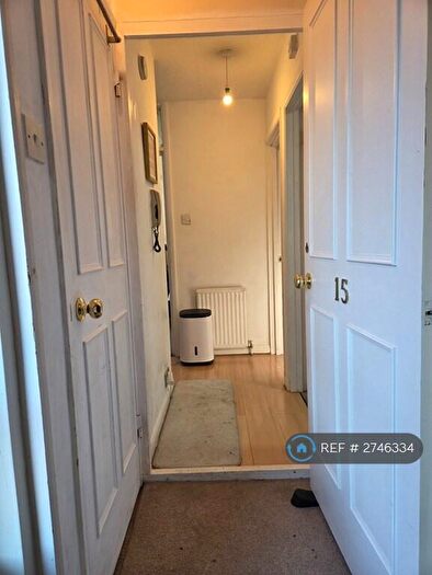 2 Bedroom Flat To Rent In The Farthings, Hemel Hempstead, HP1