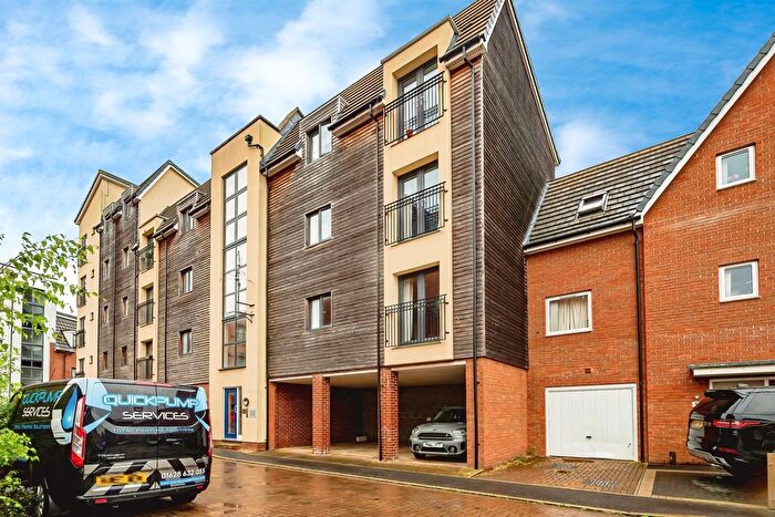 1 Bedroom Flat For Sale In Quercetum Close, Aylesbury, HP19