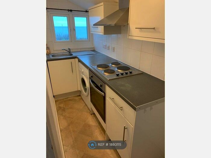 1 Bedroom Flat To Rent In Pelham Road, Seaford, BN25