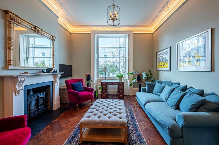 1 Bedroom Flat For Sale In Chepstow Villas, London, W11
