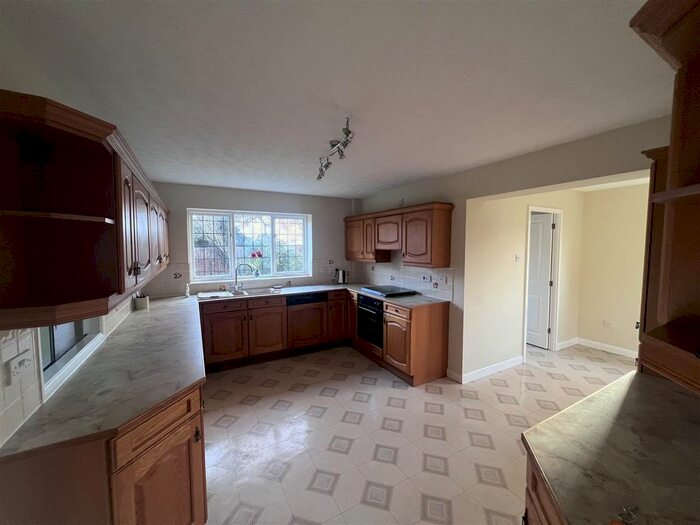 4 Bedroom Detached House To Rent In Hall Farm, Market Deeping, Peterborough, PE6