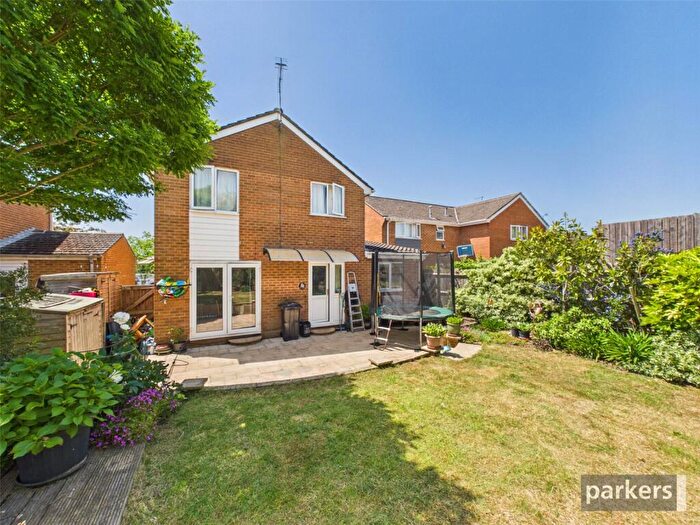 4 Bedroom Detached House For Sale In Broadwater Road, Twyford, Reading, Berkshire, RG10