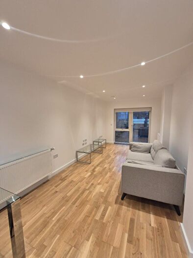 3 Bedroom Flat To Rent In Wilkinson Close, London, NW2