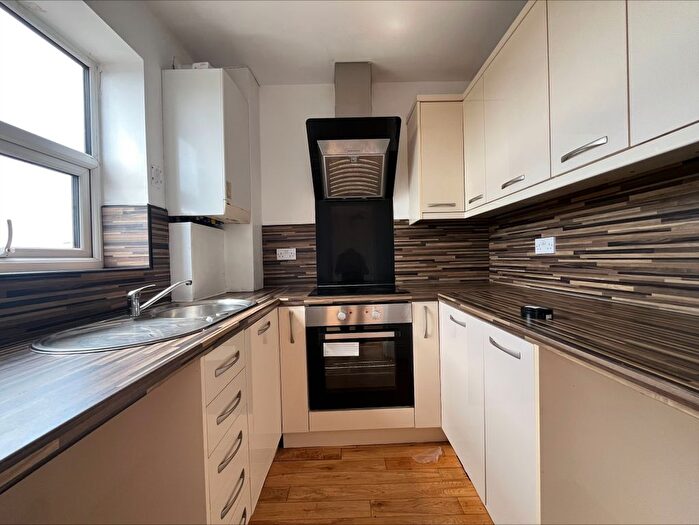 2 Bedroom Flat To Rent In Bloomfield Road, Blackpool, FY1