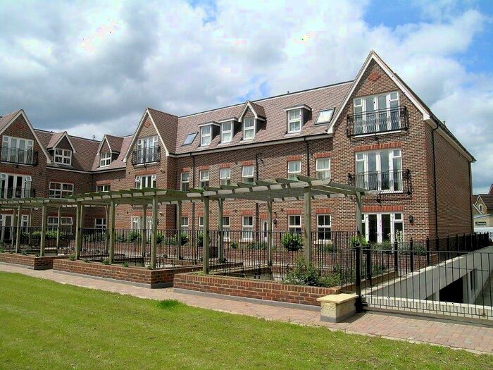 1 Bedroom Apartment To Rent In Baker Street, Weybridge, KT13