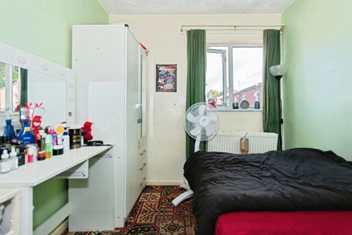 6 Bedroom Semi-Detached House For Sale In Palmerston Road, Birmingham, West Midlands, B11