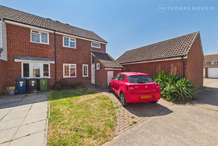 4 Bedroom End Of Terrace House For Sale In Bure Close, St. Ives, Cambridgeshire, PE27