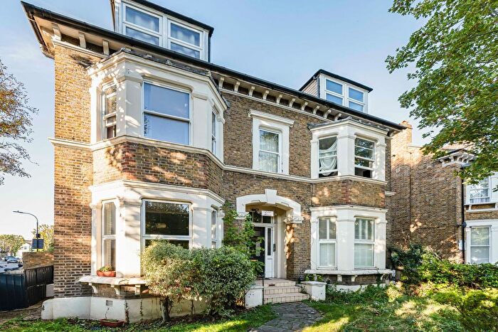 2 Bedroom Flat For Sale In Uxbridge Road, Shepherds Bush London, W12