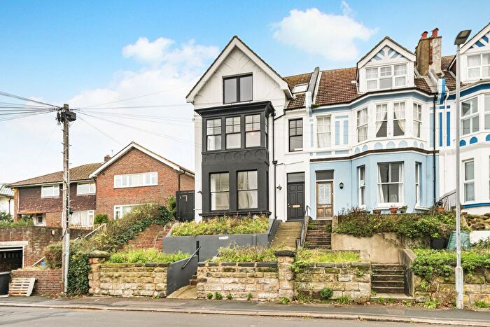2 Bedroom Flat For Sale In Braybrooke Road, Hastings, TN34