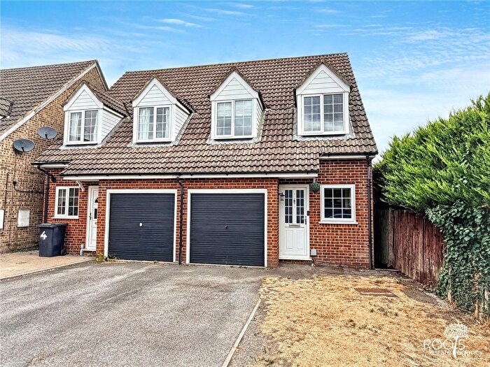 3 Bedroom End Terrace House For Sale In Chapman Walk, Thatcham, Berkshire, RG18