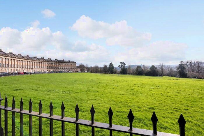 1 Bedroom Flat For Sale In Royal Crescent, Bath, BA1
