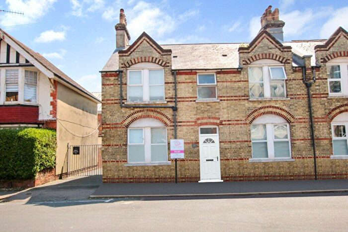 1 Bedroom Detached House To Rent In Commercial Road, Eastbourne, BN21