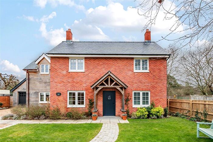 3 Bedroom Detached House To Rent In Waters Green, Brockenhurst, SO42