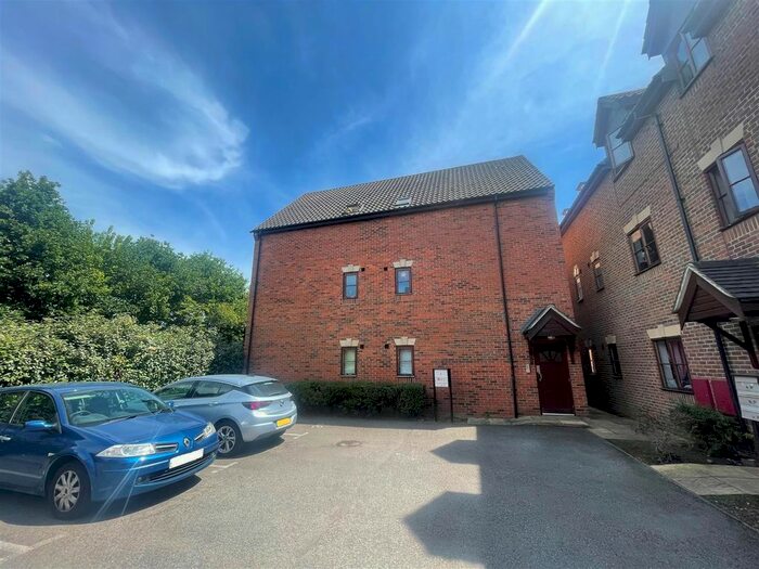 2 Bedroom Flat To Rent In Perivale, Monkston Park, Milton Keynes, MK10