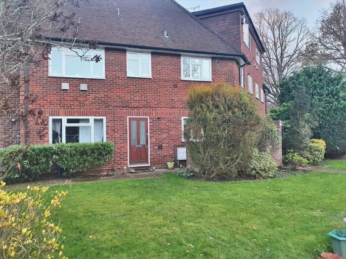 2 Bedroom Flat To Rent In Manor Court, Station Approach, Hinchley Wood KT10