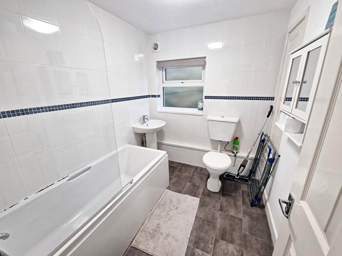 2 Bedroom Detached Bungalow To Rent In Bridgerule, Holsworthy, EX22
