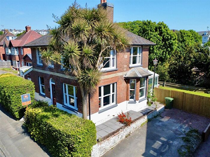 4 Bedroom Detached House For Sale In Old London Road, Hastings, TN35