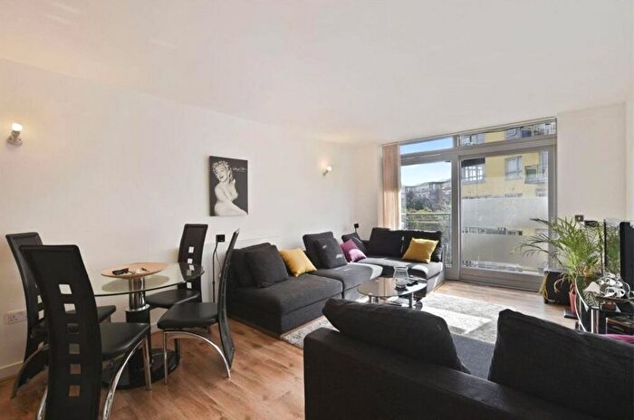 2 Bedroom Flat To Rent In Da Vinci Lodge, West Parkside, London, SE10