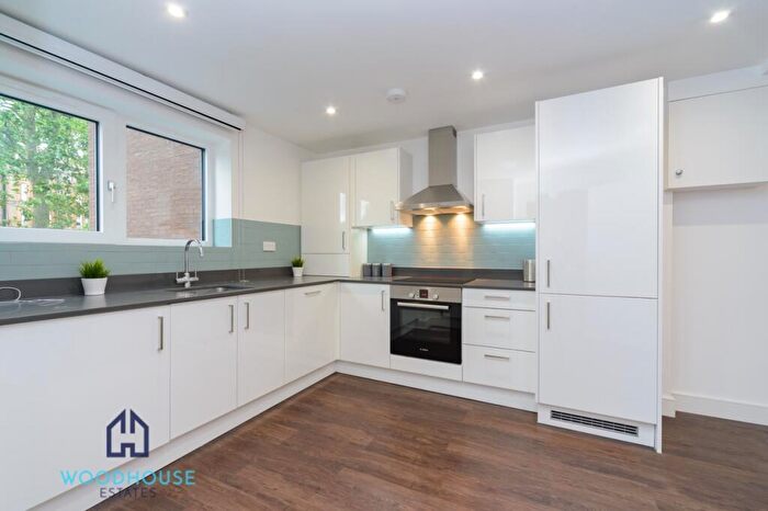 3 Bedroom Apartment To Rent In Goldington Crescent, Camden, London, NW1
