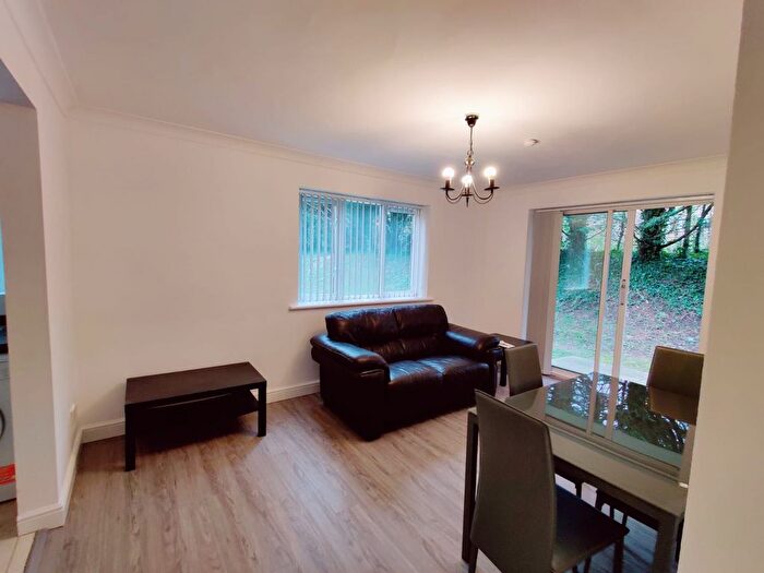 2 Bedroom Flat To Rent In Birchend Close, South Croydon, CR2