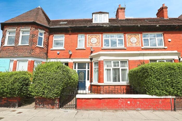 4 Bedroom Property To Rent In Aigburth Road, Liverpool, L17