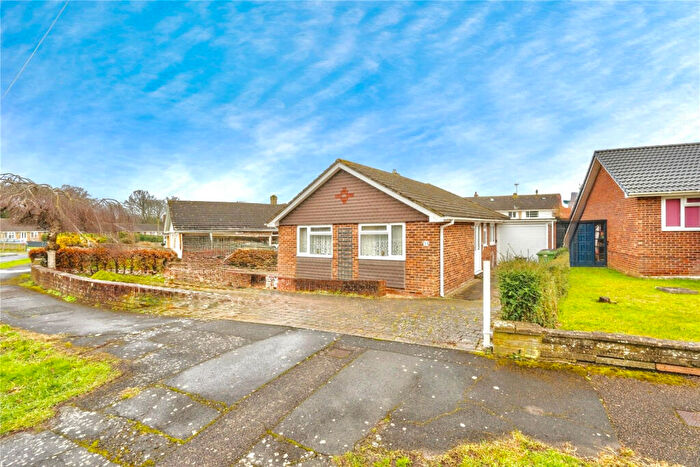 3 Bedroom Bungalow To Rent In Cedar Crescent, Horndean, PO8