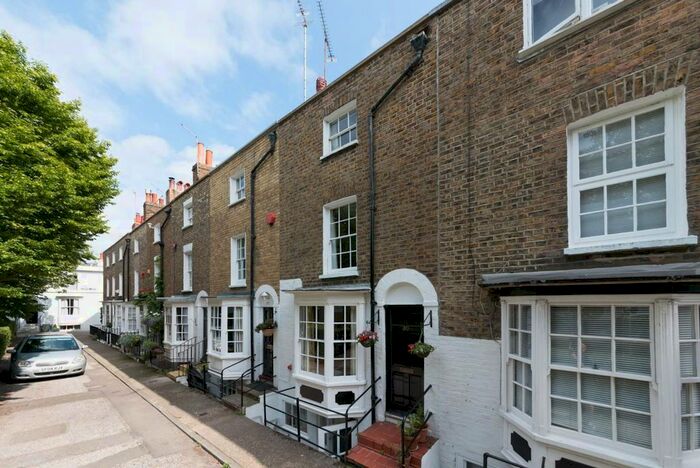 2 Bedroom Terraced House To Rent In Liverpool Lawn, Ramsgate, CT11