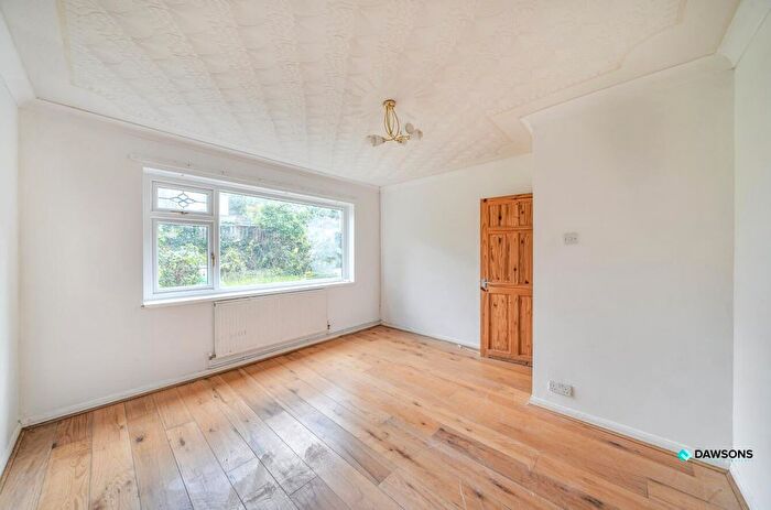 3 Bedroom Detached Bungalow For Sale In Whitestone Avenue, Bishopston, Swansea, SA3