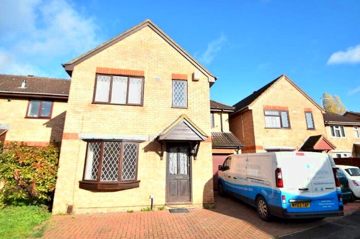 3 Bedroom Detached House To Rent In Bader Gardens, Slough, Berkshire, SL1