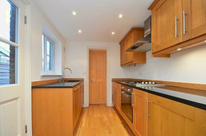 3 Bedroom Terraced House To Rent In Ludlow Road, Guildford, GU2