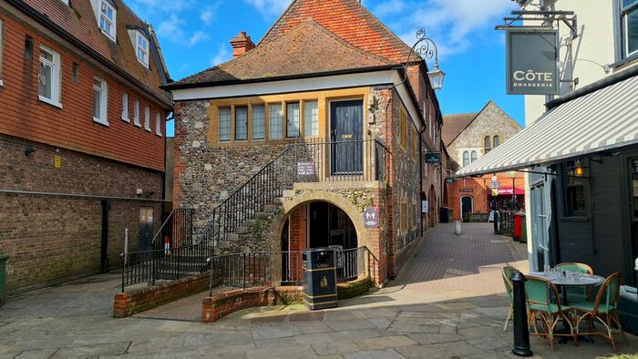 2 Bedroom Mews House To Rent In The Maltings, Salisbury, SP1