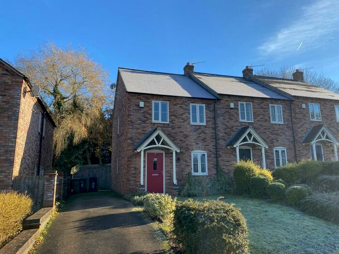 3 Bedroom End Of Terrace House For Sale In Adams Close, Hartshorne, DE11