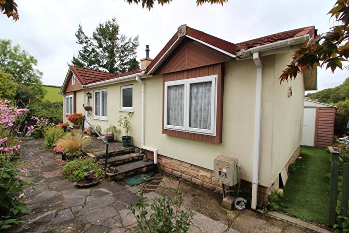 2 Bedroom Park Home For Sale In St Dominic Park, Callington, PL17