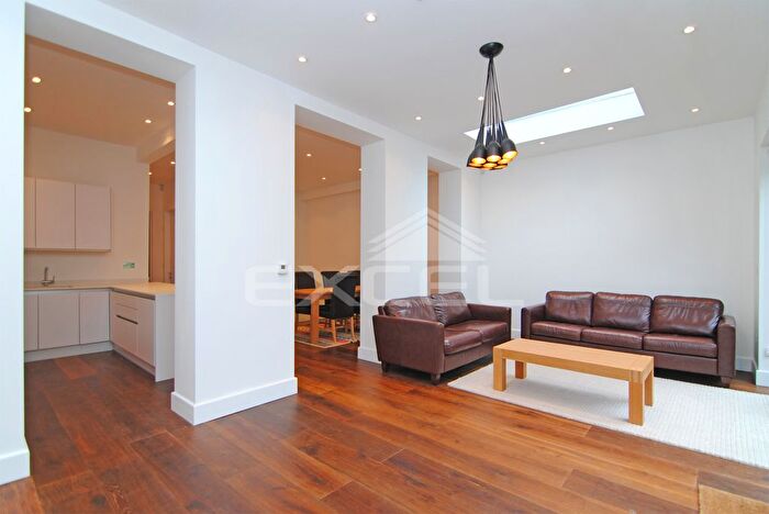 4 Bedroom Semi-Detached House To Rent In Platts Lane, Hampstead, London, NW3