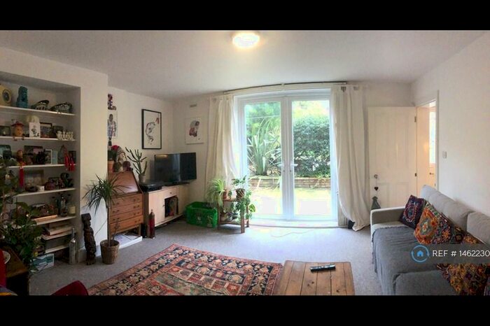 1 Bedroom Flat To Rent In St. Mark's Rise, London, E8