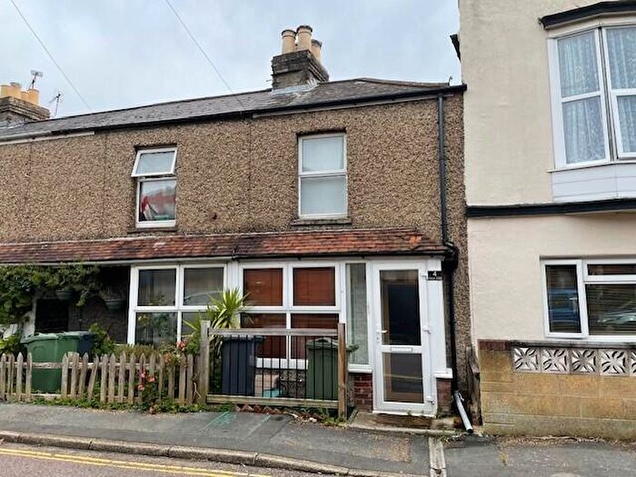 2 Bedroom House To Rent In Player Street, Ryde, PO33
