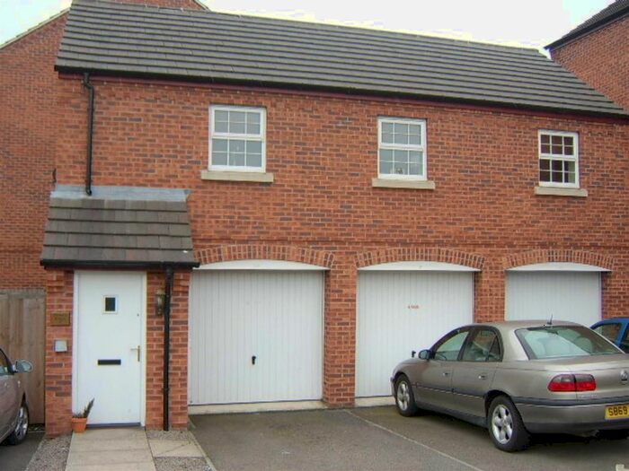 2 Bedroom Flat To Rent In Whitworth Avenue, Hinckley, LE10